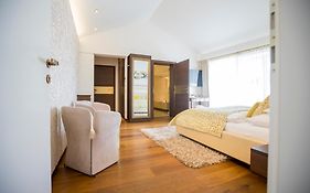 Iris Porsche Hotel&Restaurant